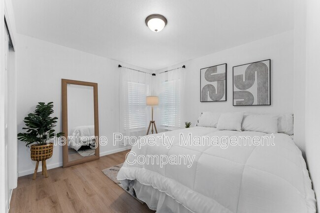 Building Photo - 338 Tomrob Dr