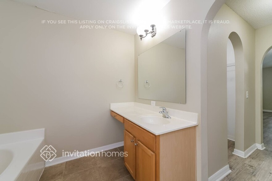 Building Photo - 912 Jayhil Dr
