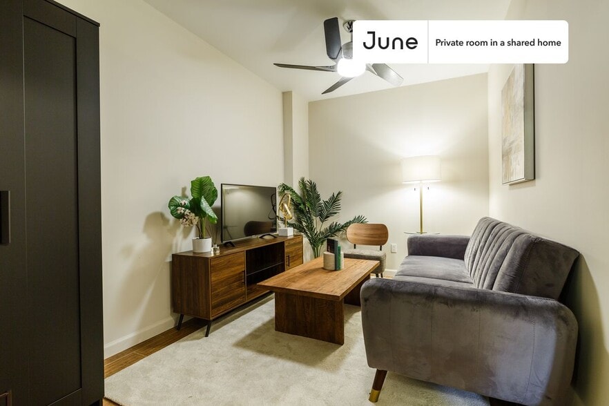 Building Photo - Room in Shared 3 bed/1 bath home in Chinatown