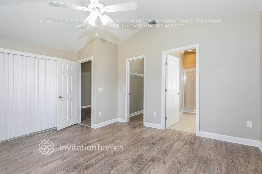 Building Photo - 2557 Ventura Cir