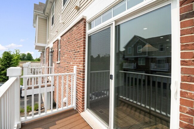 Building Photo - 4426 Monroe Ct