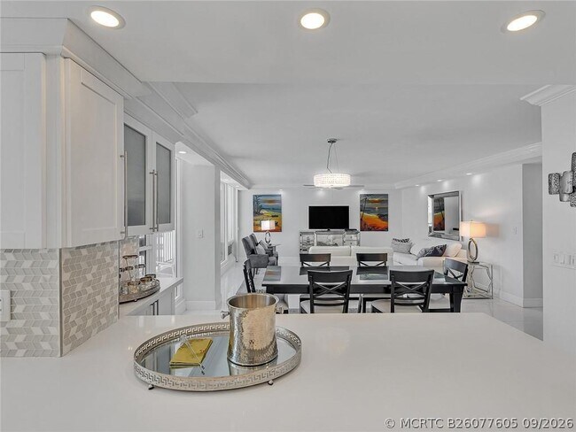 Building Photo - 4280 Galt Ocean Dr
