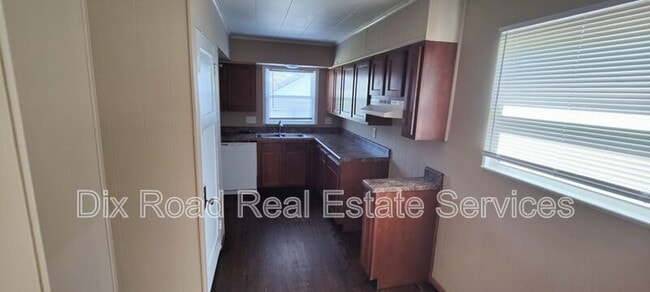 Building Photo - 2404 Mundale Ave