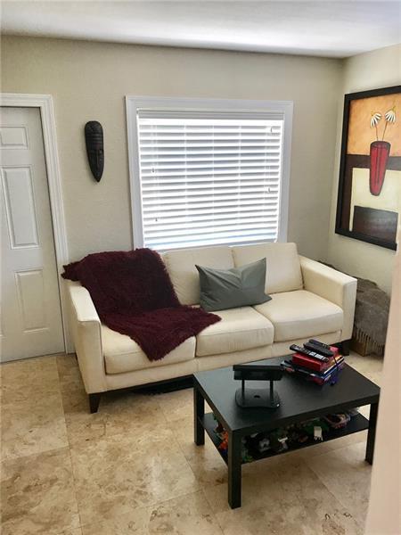 Building Photo - 1047 NE 37th St