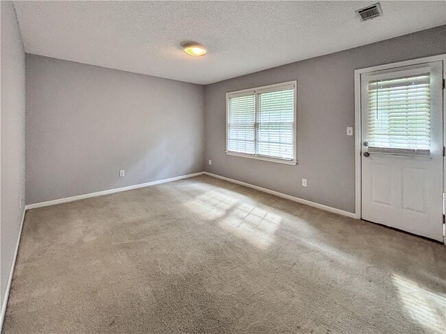 Building Photo - 6449 Ivey Chase SE