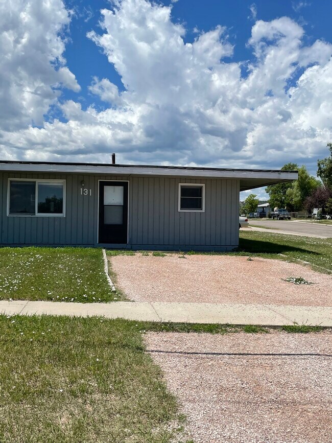 2 Car Parking Space - 131 E Nowlin St