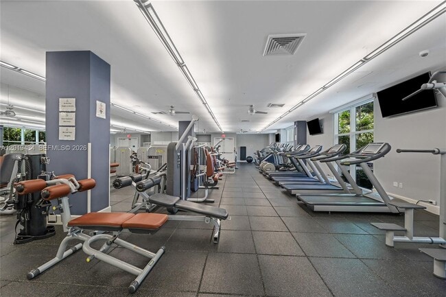Building Photo - 2000 N Bayshore Dr