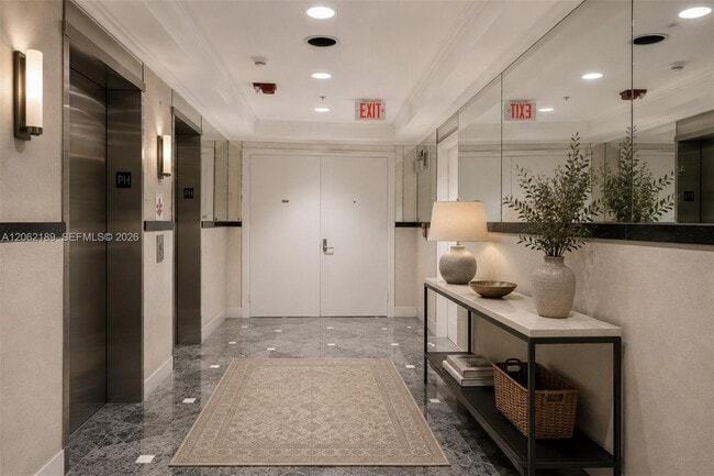 Building Photo - 1402 Brickell Bay Dr