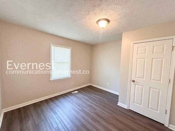 Building Photo - 313 Silverthorne Cir
