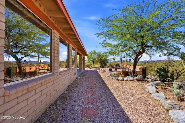 Building Photo - 6745 N Quartzite Canyon Pl