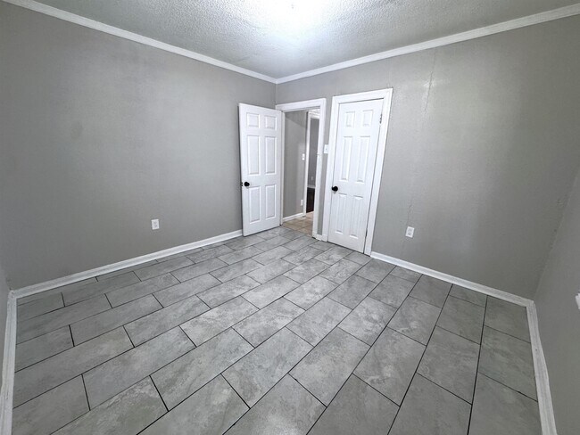 Building Photo - 4201 Truman Ave