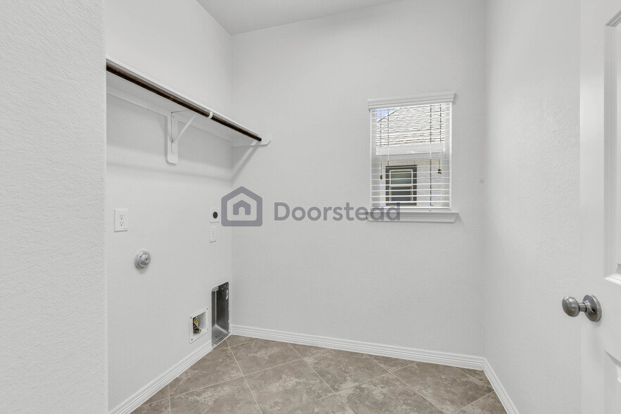 Building Photo - 1507 Peyton Oaks Pl
