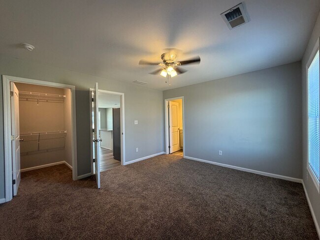 Building Photo - 3 Bedroom, SINGLE FAMILY HOME! Pre-Lease Today!
