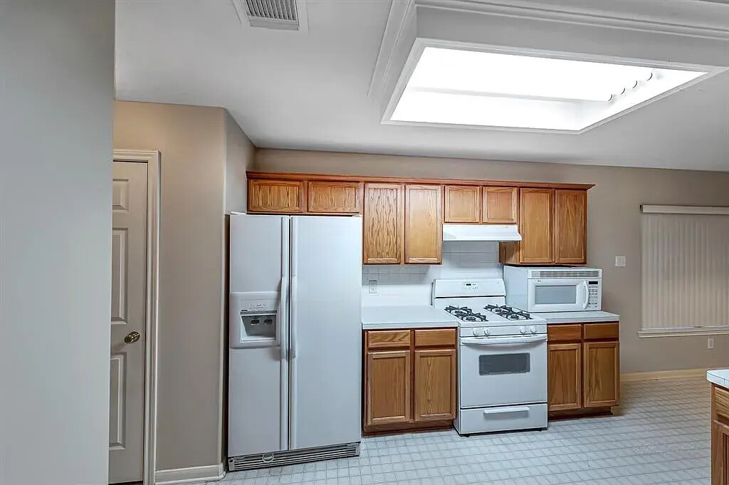 Building Photo - 3315 Candlepine Dr