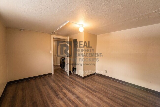 Building Photo - 1111 E Flint St