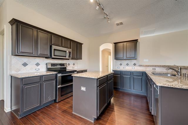 Building Photo - 401 Preston Oaks Dr