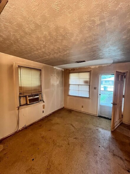 Building Photo - 3355 Lunceford St