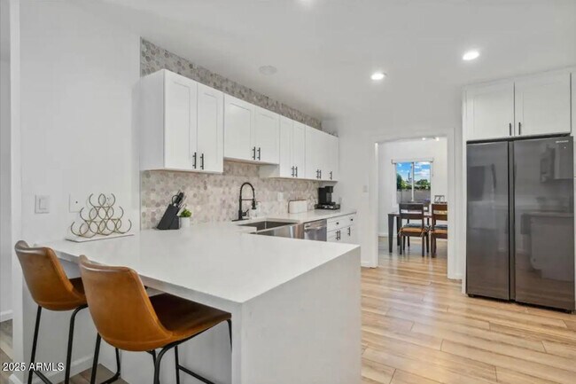 Building Photo - 8302 E Windsor Ave