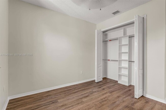 Building Photo - 18560 NE 3rd Ct