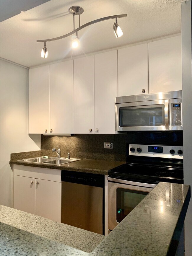 Building Photo - 1313 N Ritchie Ct