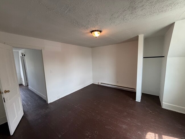 Building Photo - 639 Haws Ave