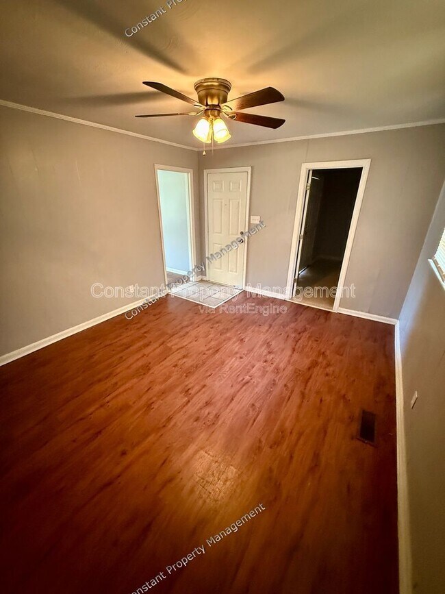 Building Photo - 141 Ruby Dr