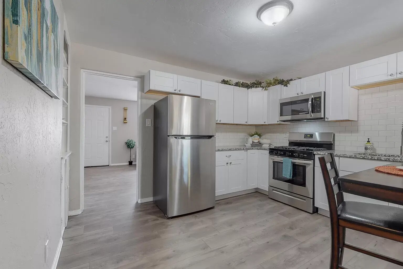 Building Photo - 8817 Candelaria Rd NE