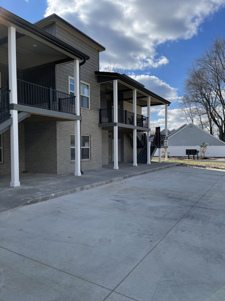 Building Photo - 90 Courtyard Ln