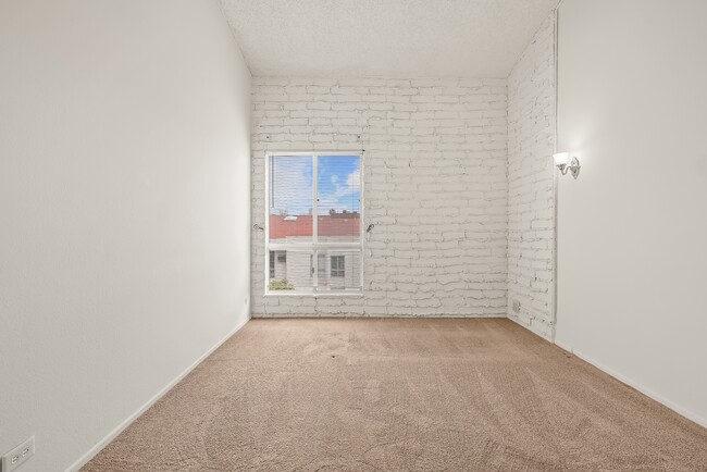 Building Photo - 1440 Veteran Ave