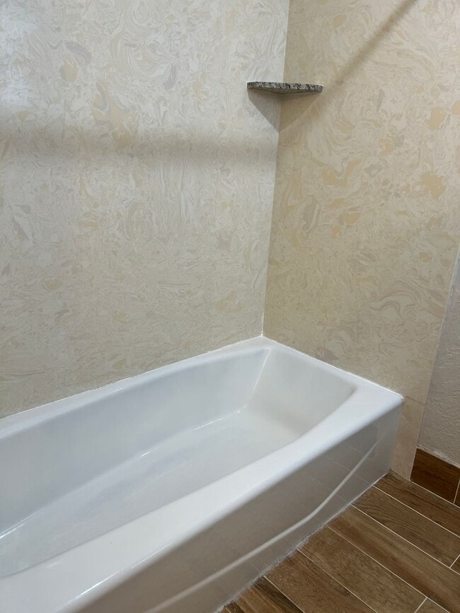 Building Photo - Available now! South Davis Townhome On Ver...