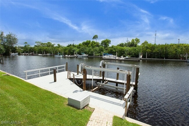 Building Photo - 2048 Harbor Ln