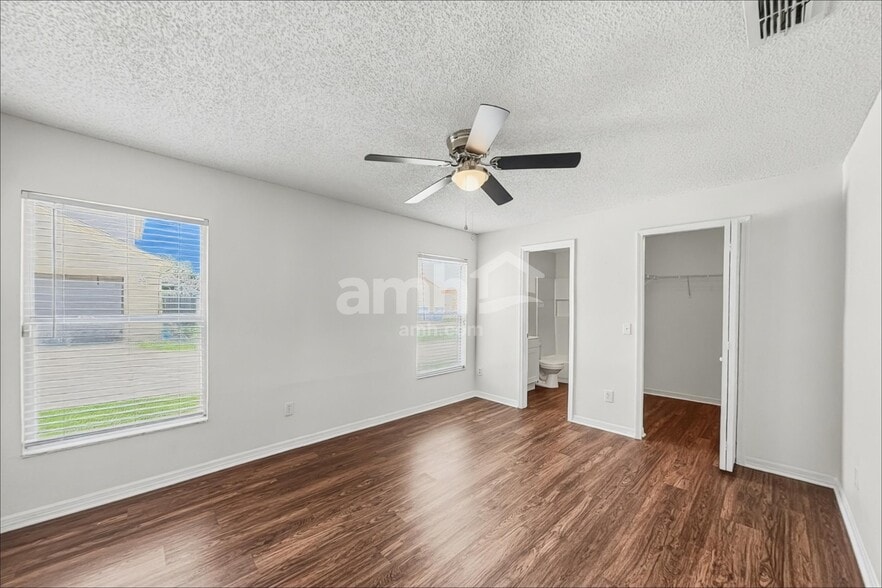 Building Photo - 732 McLean Ct