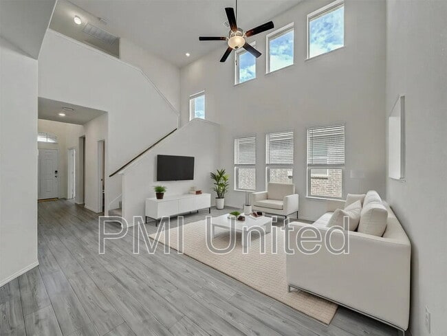 Building Photo - 2321 Larimar Dr