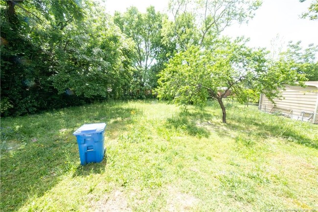 Building Photo - 4825 Cottonwood Dr