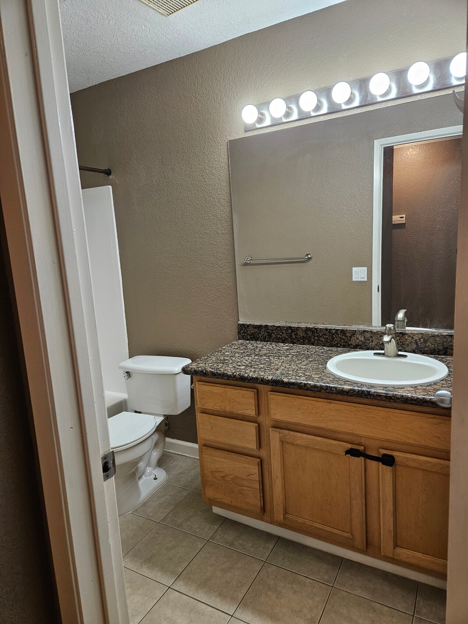 Building Photo - 11150 Trinity River Dr