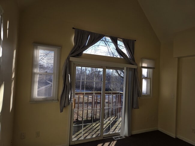 Building Photo - 2203 15th Ave