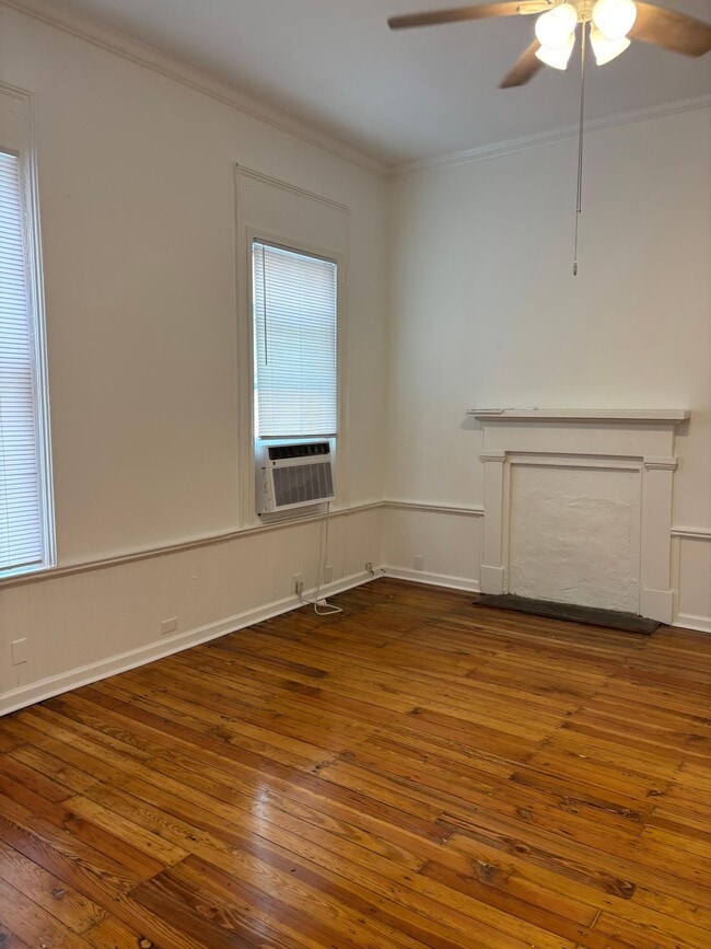 Building Photo - 403 W Hampton Ave