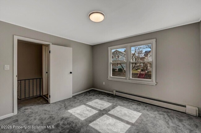 Building Photo - 814 S Webster Ave