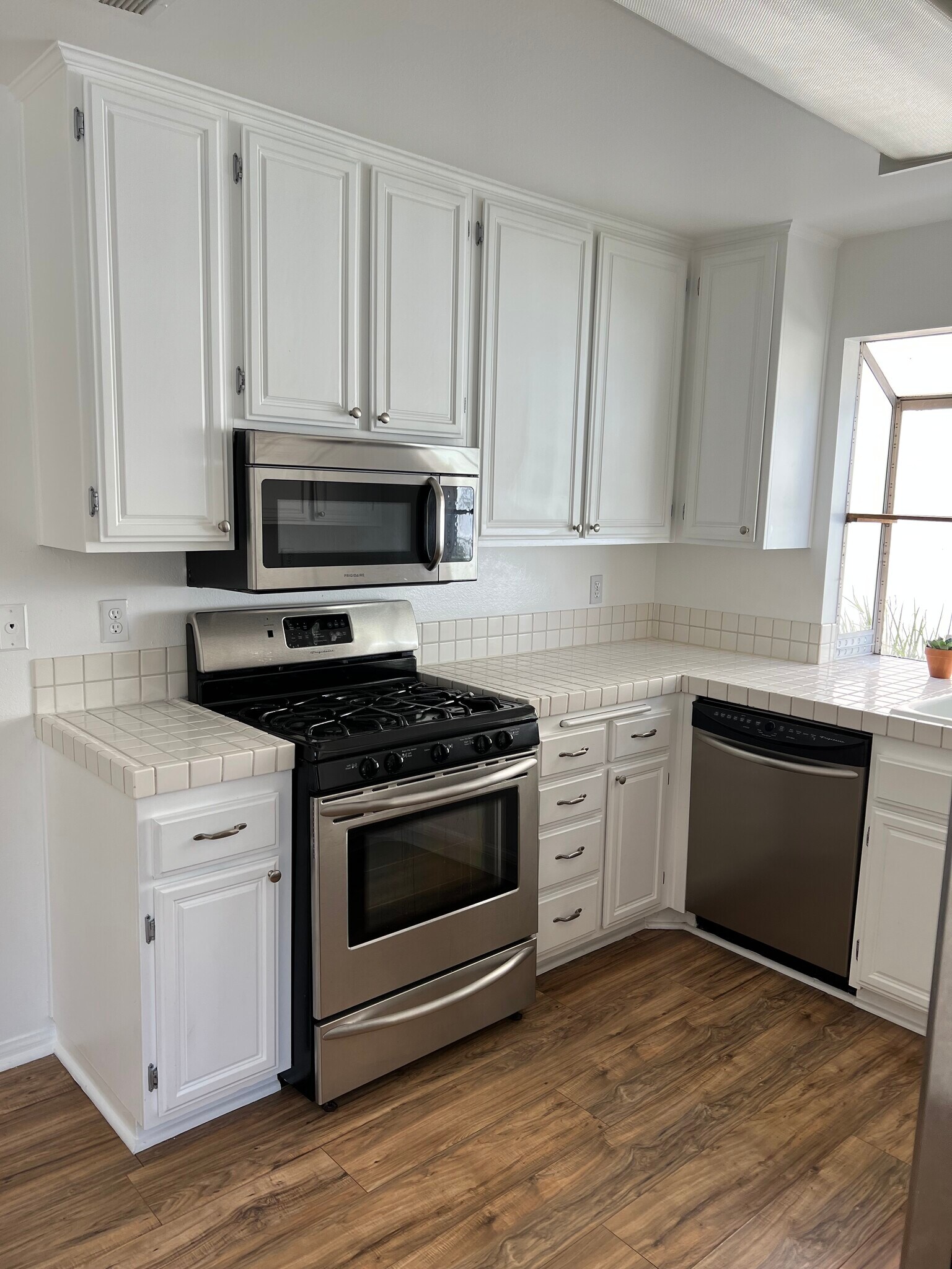 Building Photo - 4344 Willow Glen St