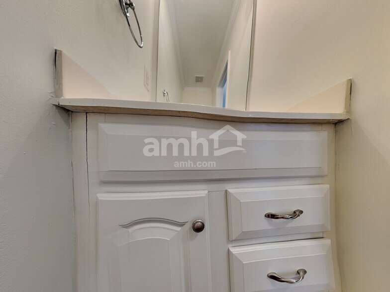 Building Photo - 139 Ashmont Dr