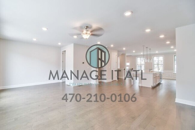 Building Photo - Great location! Elegant Townhome in Doraville