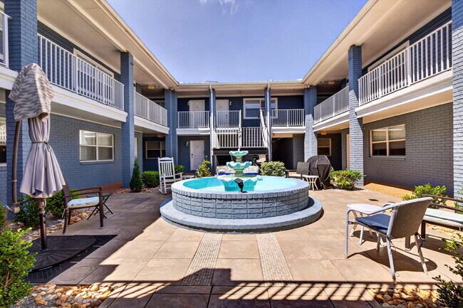 Building Photo - TDY Special! 1/1 fully furnished