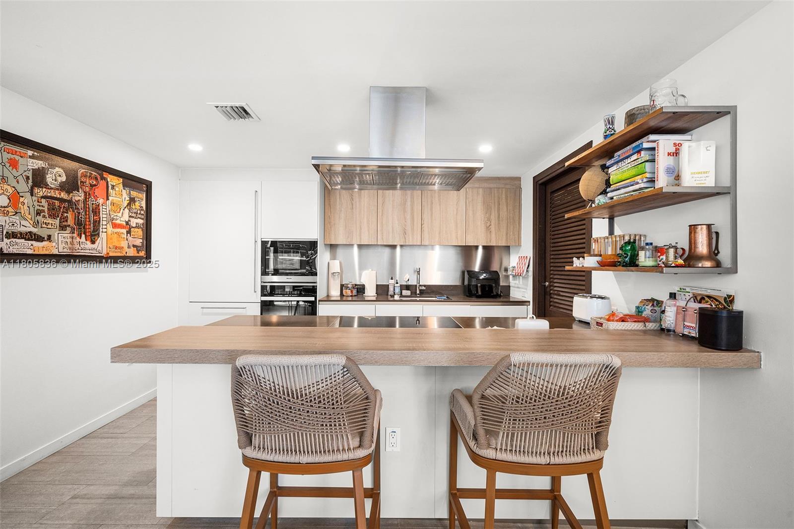Building Photo - 1000 Brickell Plz