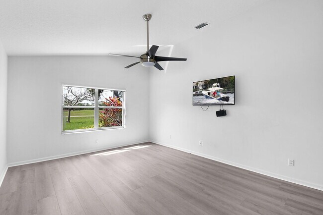 Building Photo - 3058 SE Brierwood Pl