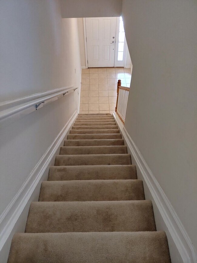 Building Photo - Wolf Creek Townhome
