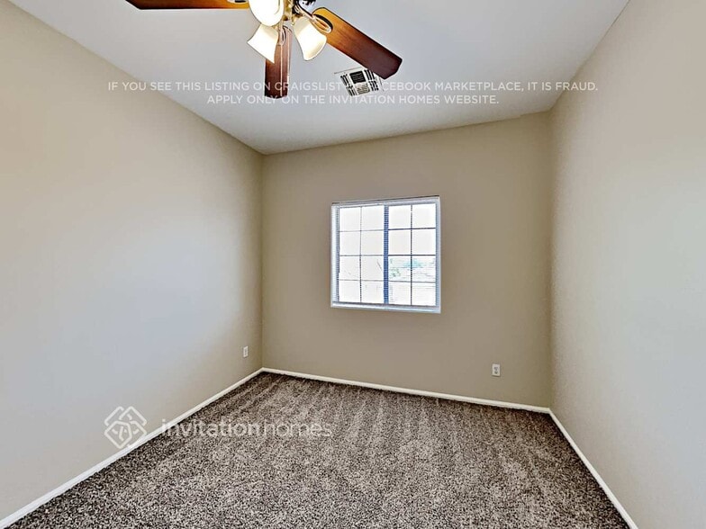 Building Photo - 1640 S 171st Dr