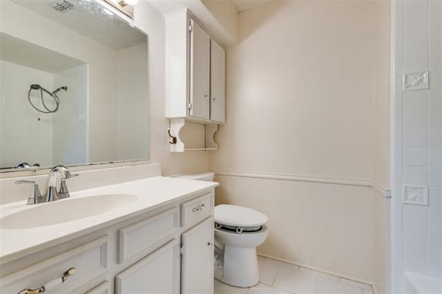 Building Photo - 718 Knollridge Dr