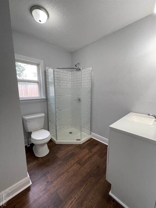 Building Photo - 805 Grandview St