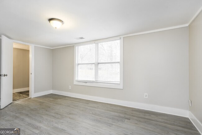 Building Photo - 52 Debonaire Dr NW