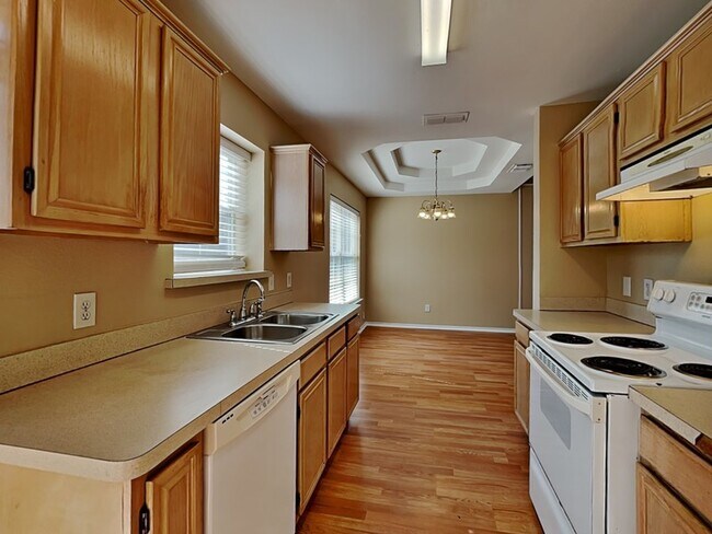 Building Photo - 1017 Woodall Dr